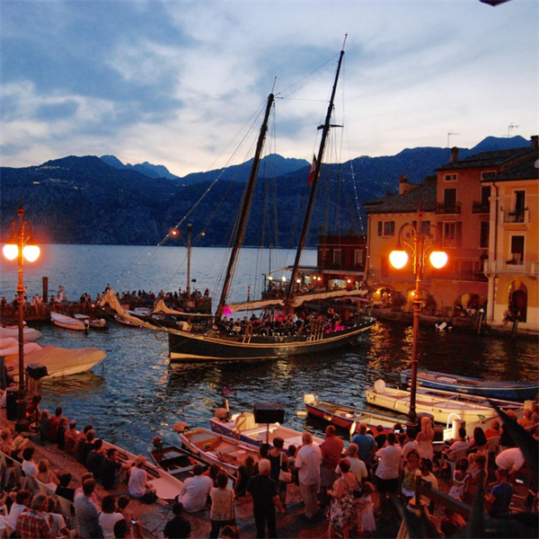 Konzert am Segelschiff Siora Veronica